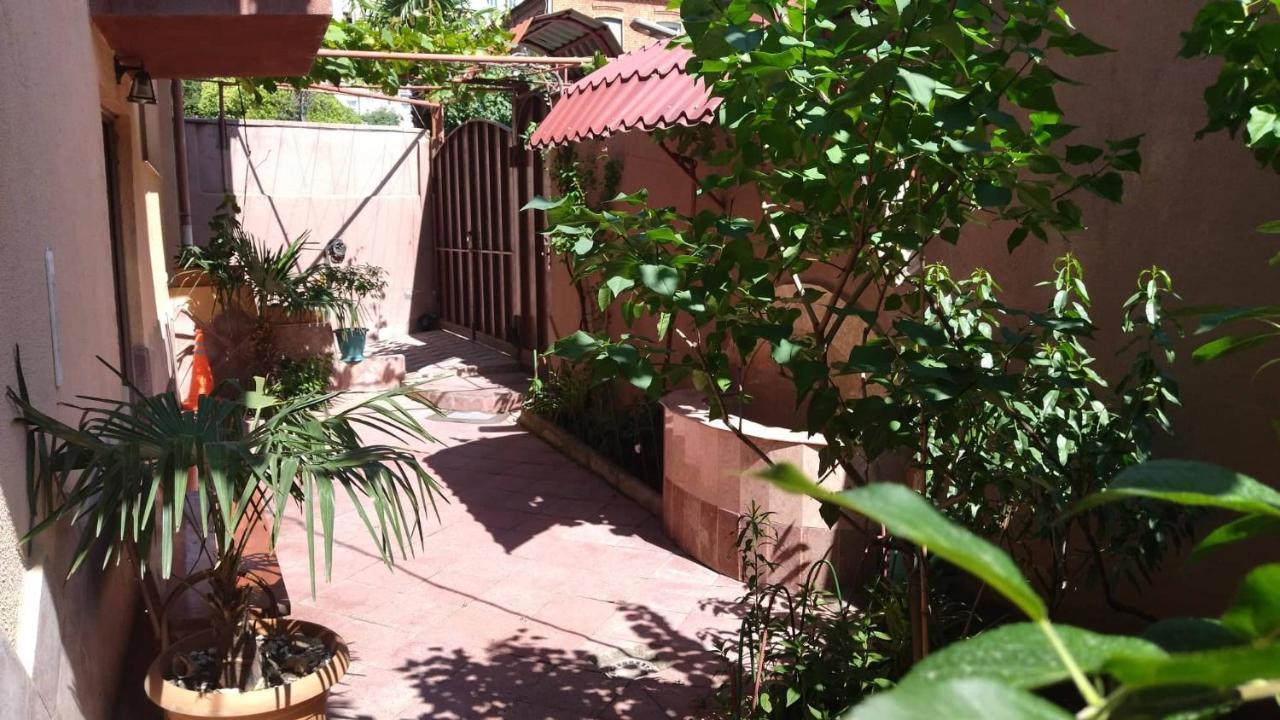 Aparthotel Otin Тбилиси Екстериор снимка
